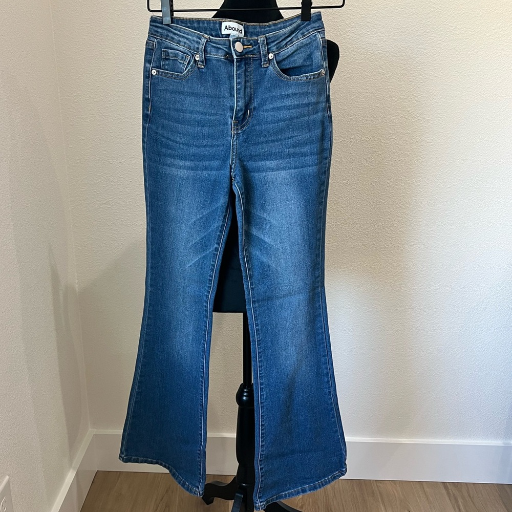 Abound Women's Classic Blue Wide Leg Flare Jeans
